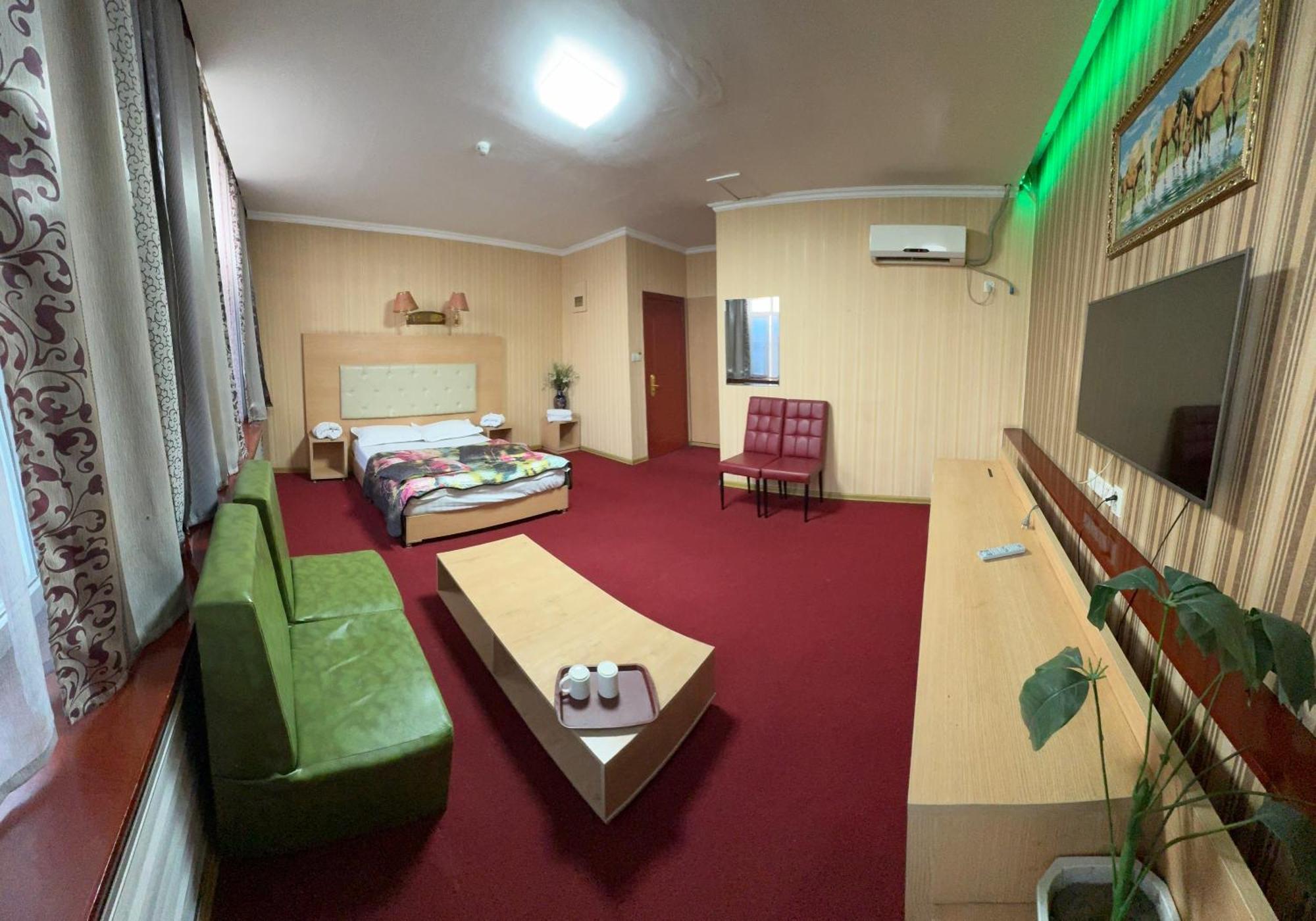 Zolotoi Drakon Hotel Ałma Ata Zewnętrze zdjęcie