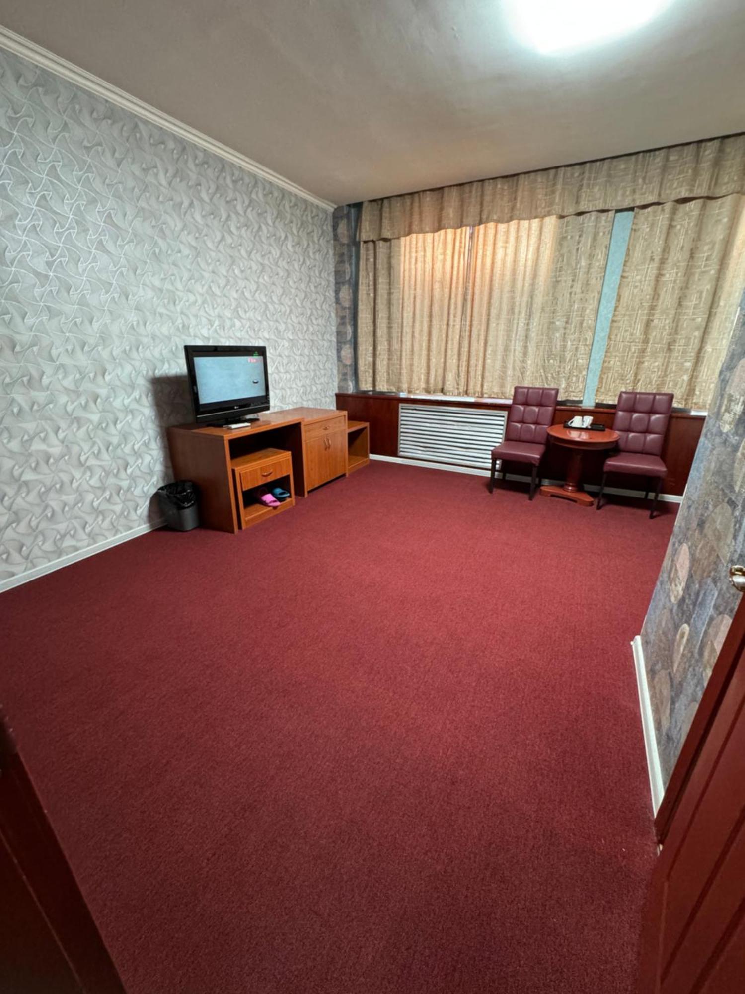 Zolotoi Drakon Hotel Ałma Ata Zewnętrze zdjęcie