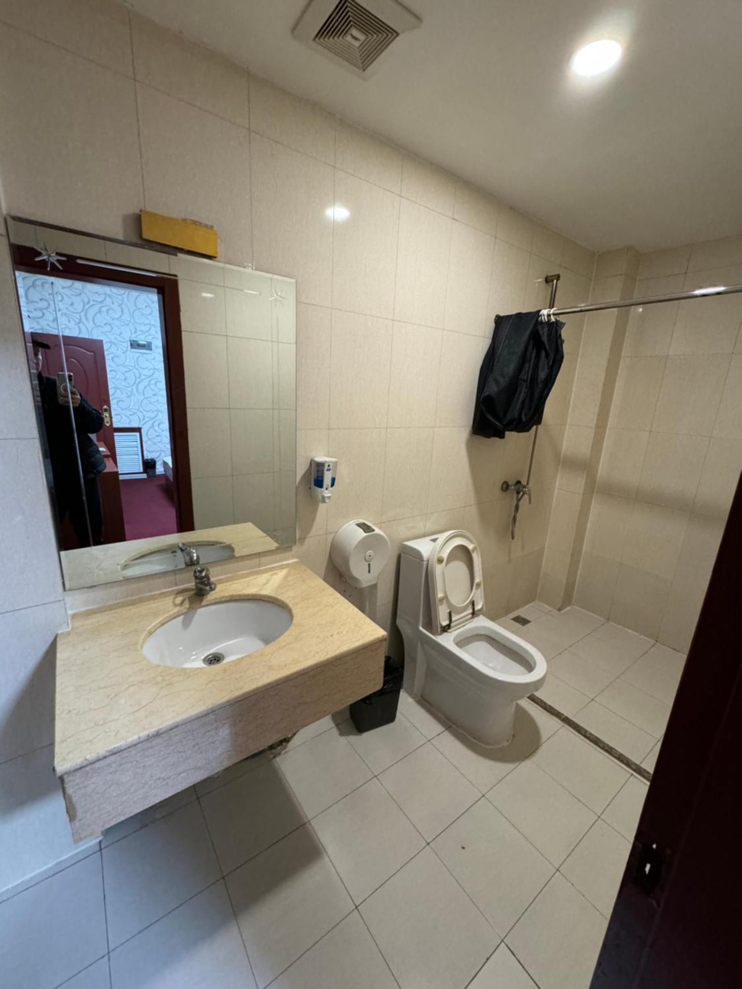 Zolotoi Drakon Hotel Ałma Ata Zewnętrze zdjęcie