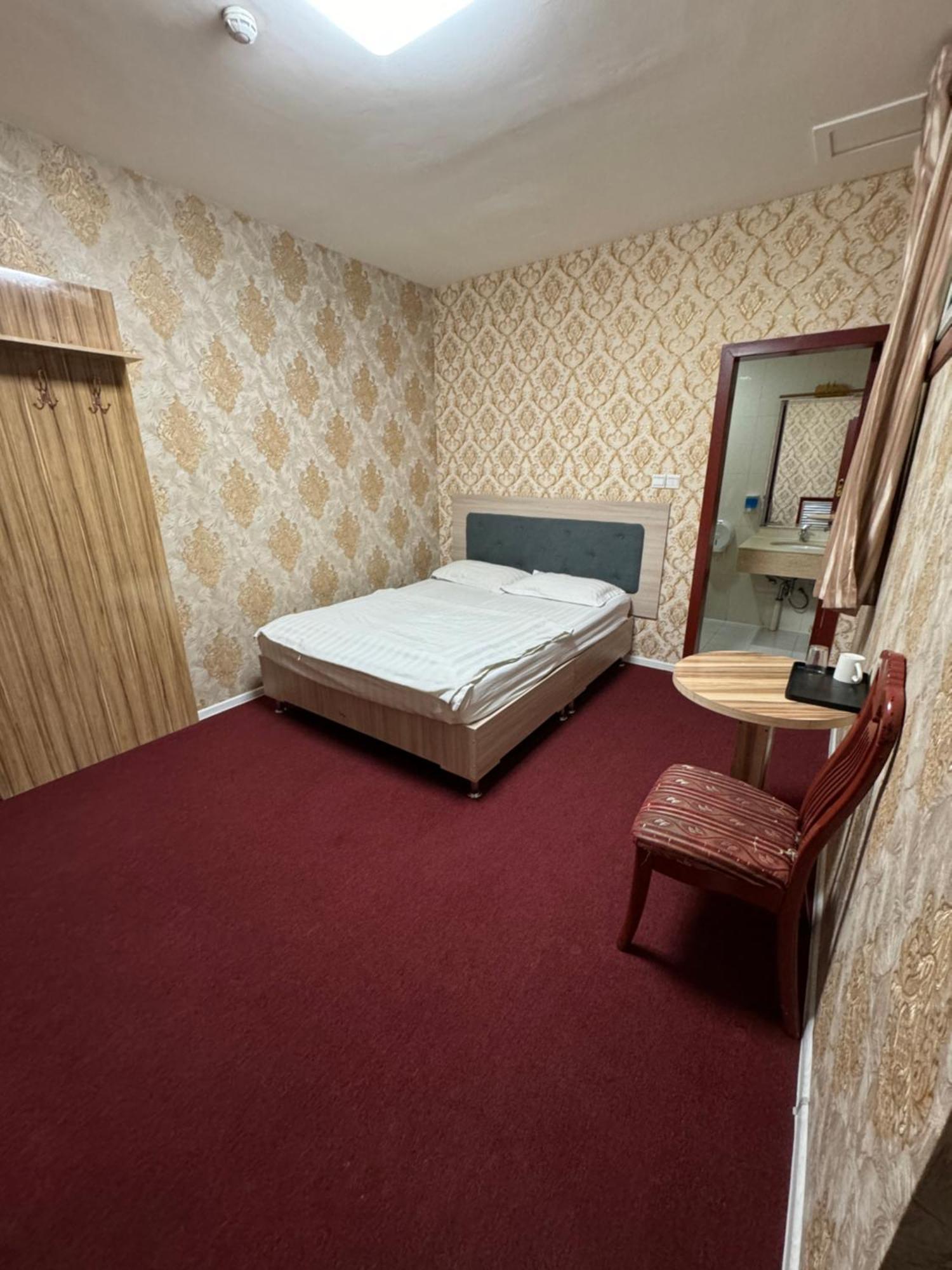 Zolotoi Drakon Hotel Ałma Ata Zewnętrze zdjęcie