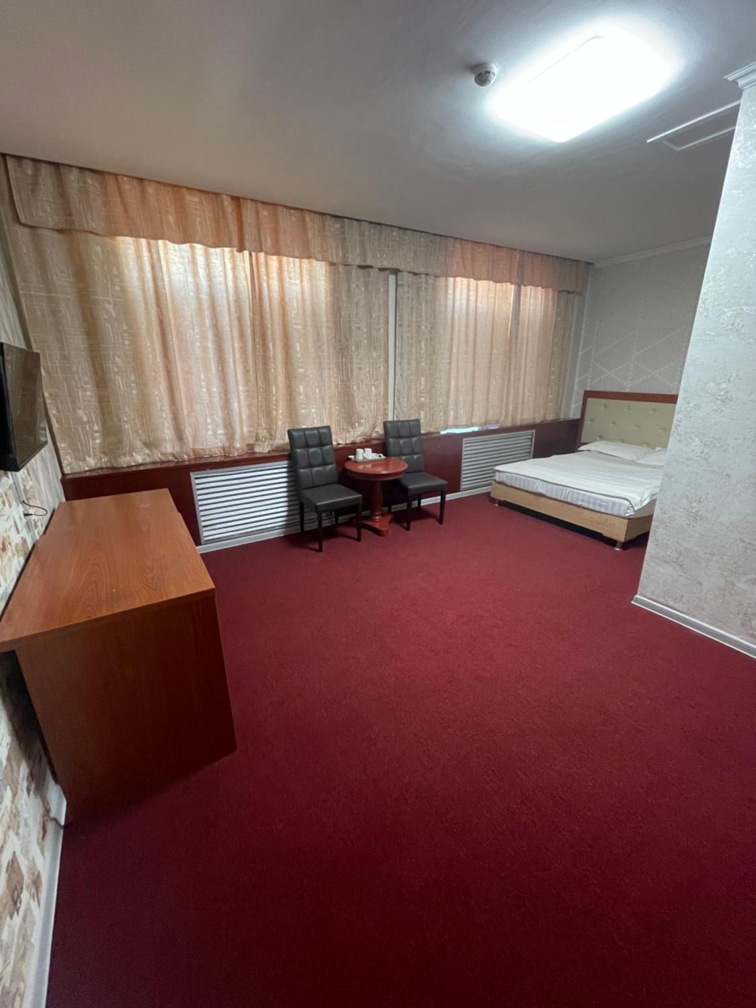Zolotoi Drakon Hotel Ałma Ata Zewnętrze zdjęcie