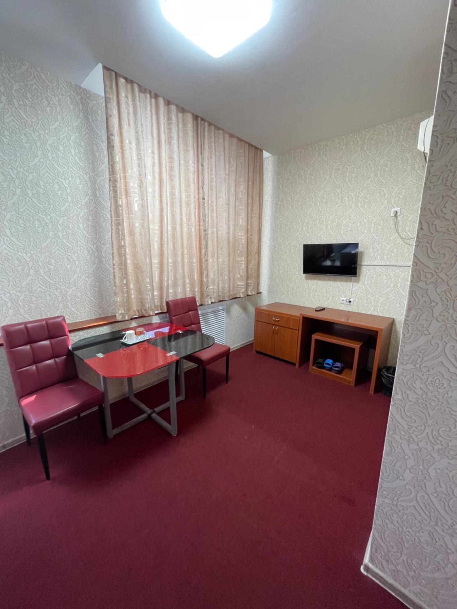 Zolotoi Drakon Hotel Ałma Ata Zewnętrze zdjęcie