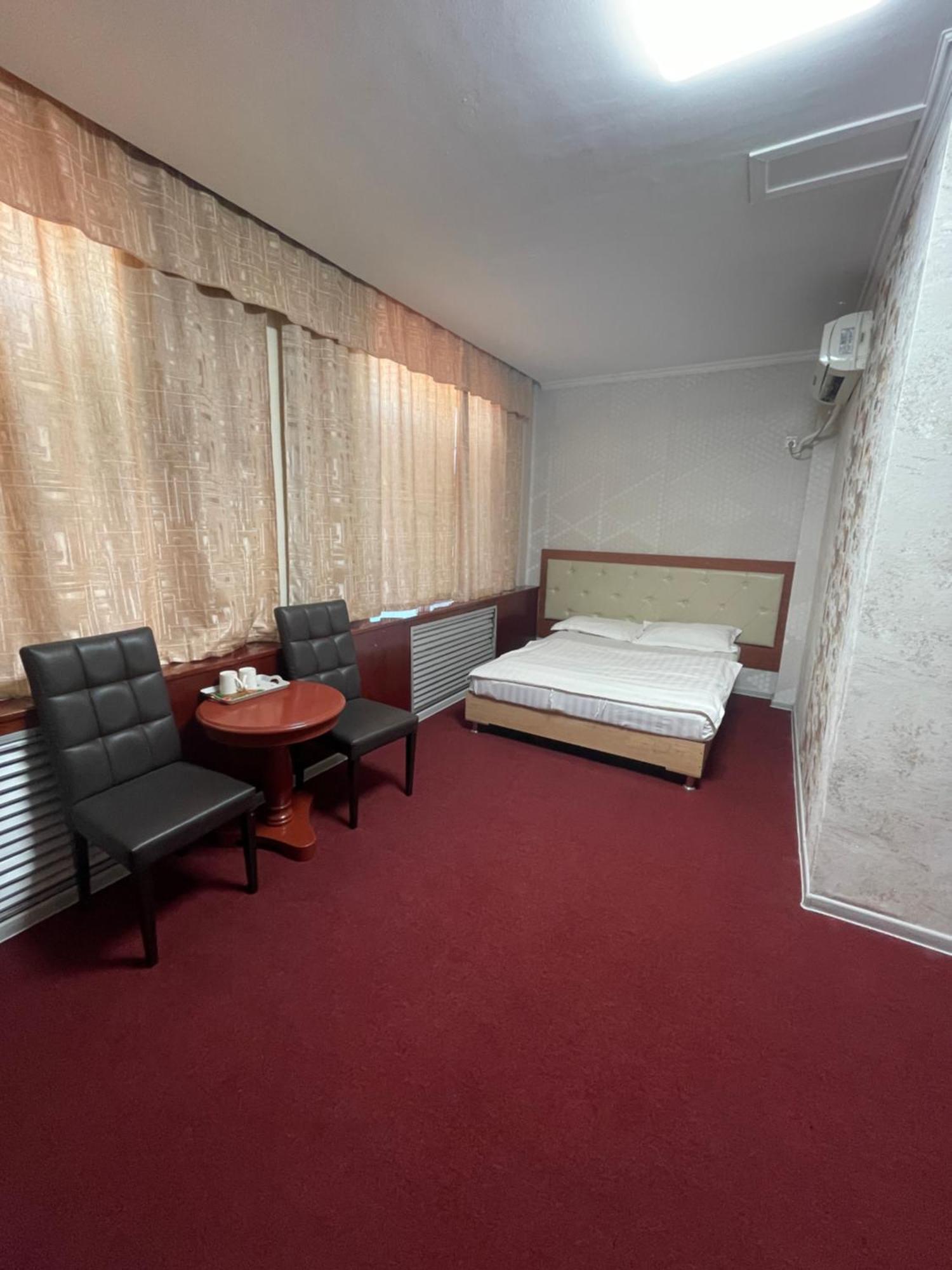 Zolotoi Drakon Hotel Ałma Ata Zewnętrze zdjęcie