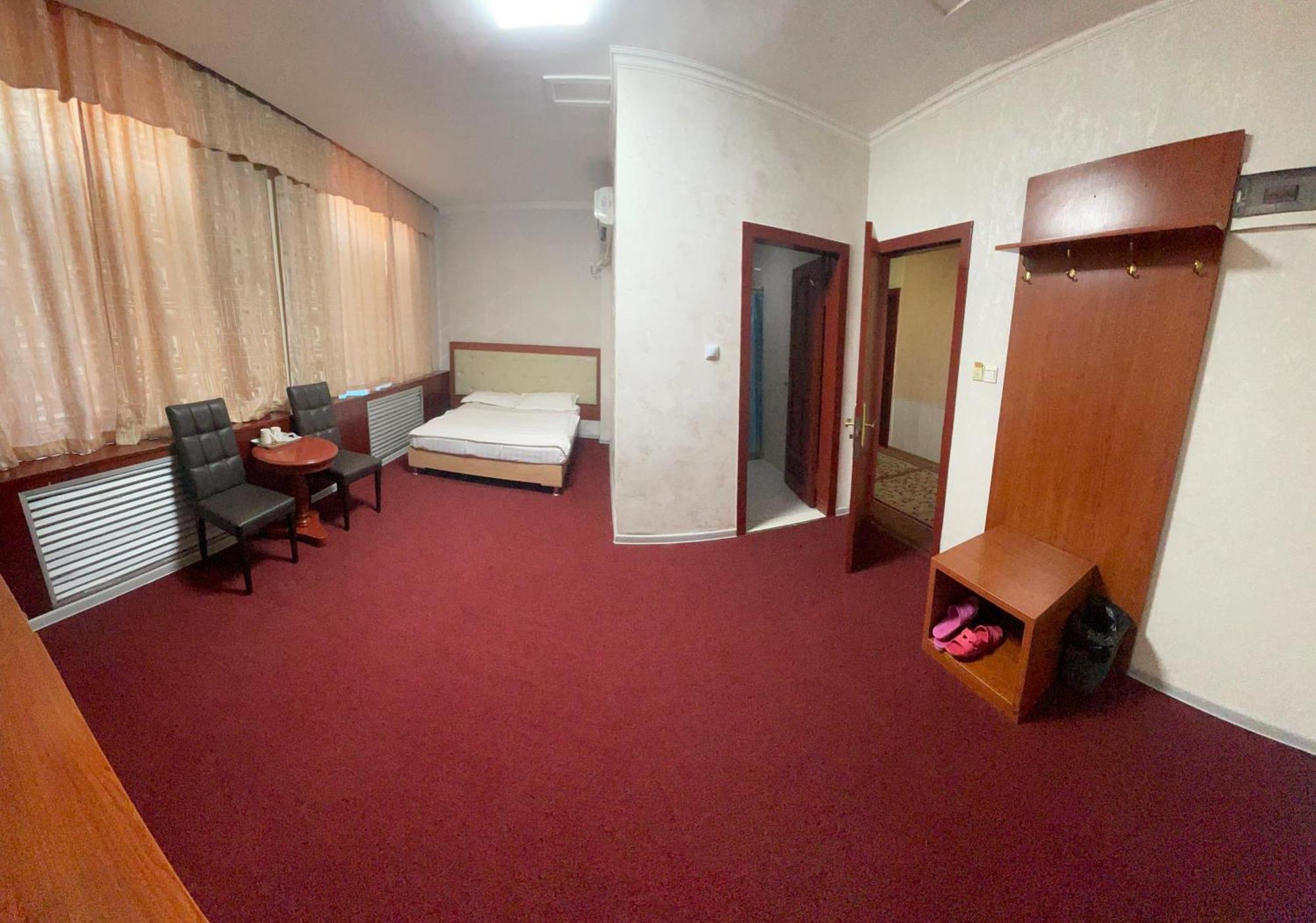 Zolotoi Drakon Hotel Ałma Ata Zewnętrze zdjęcie
