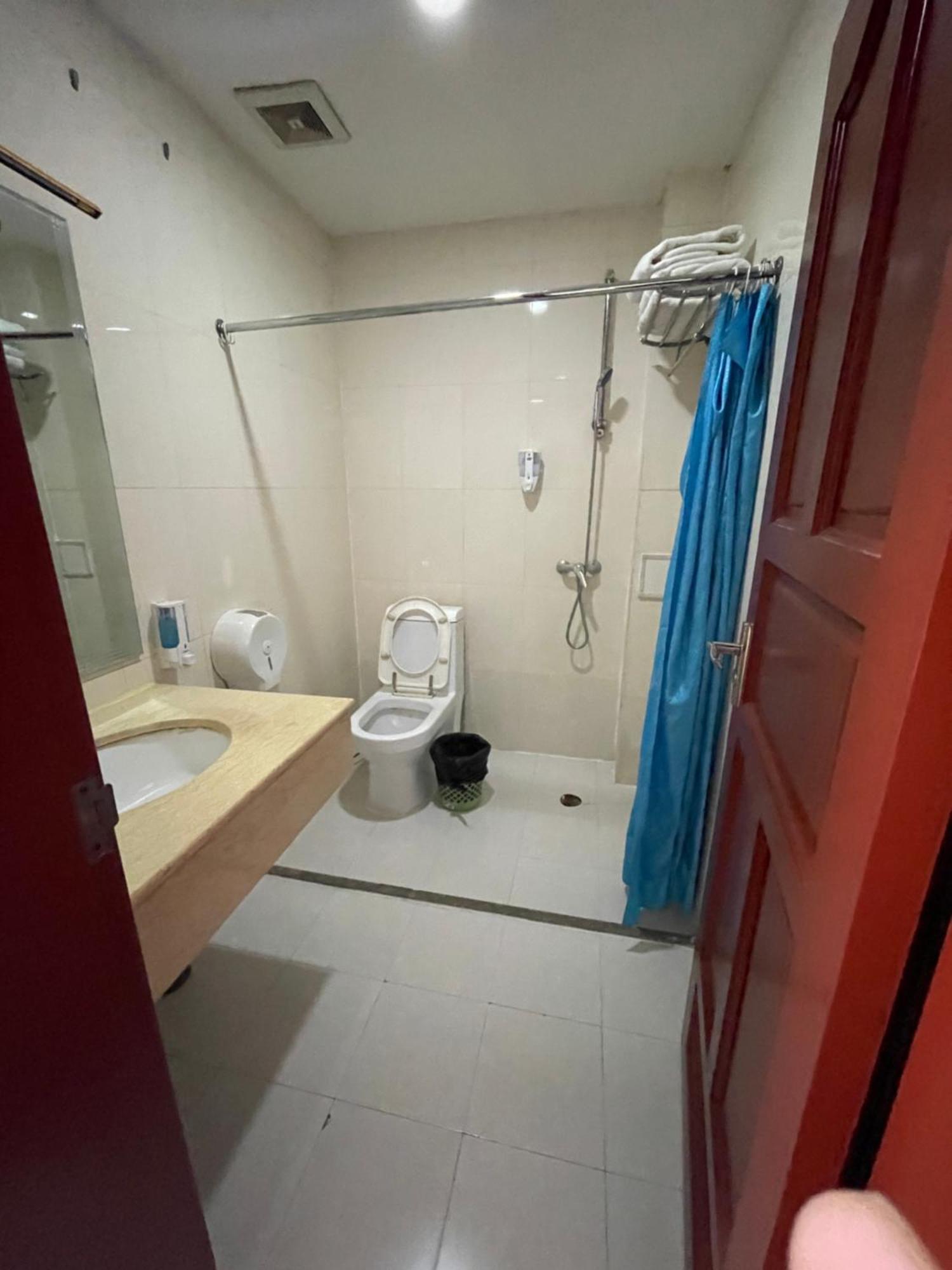 Zolotoi Drakon Hotel Ałma Ata Zewnętrze zdjęcie