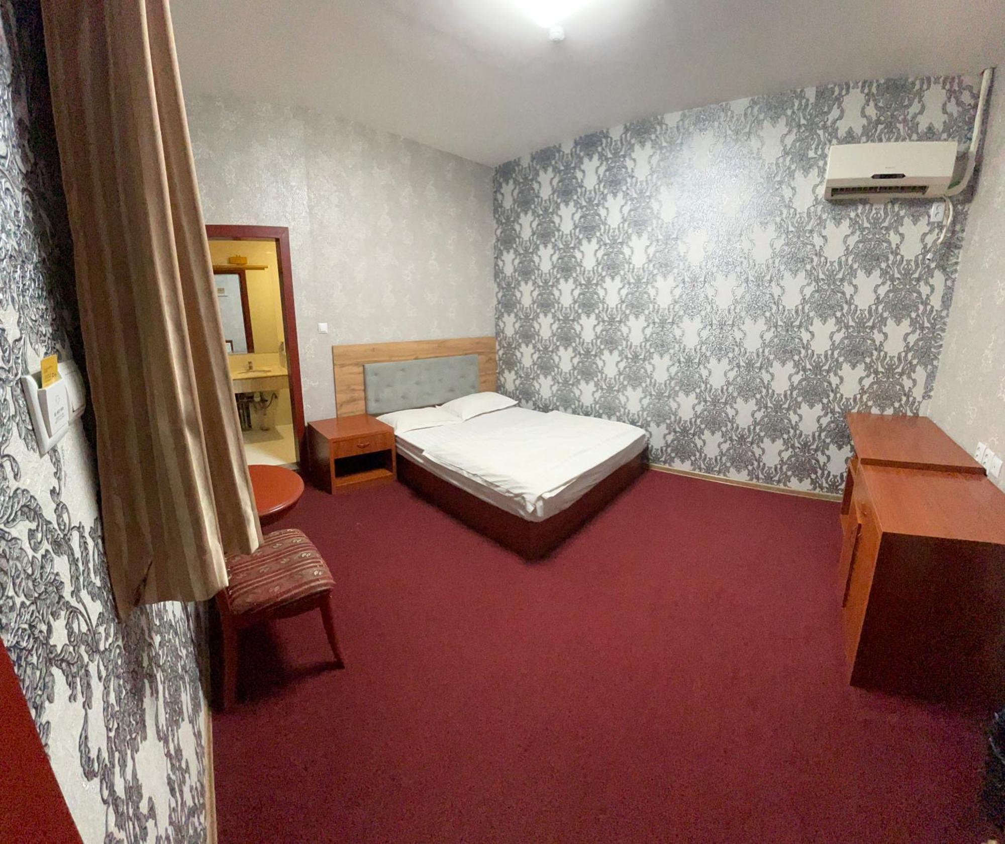 Zolotoi Drakon Hotel Ałma Ata Zewnętrze zdjęcie