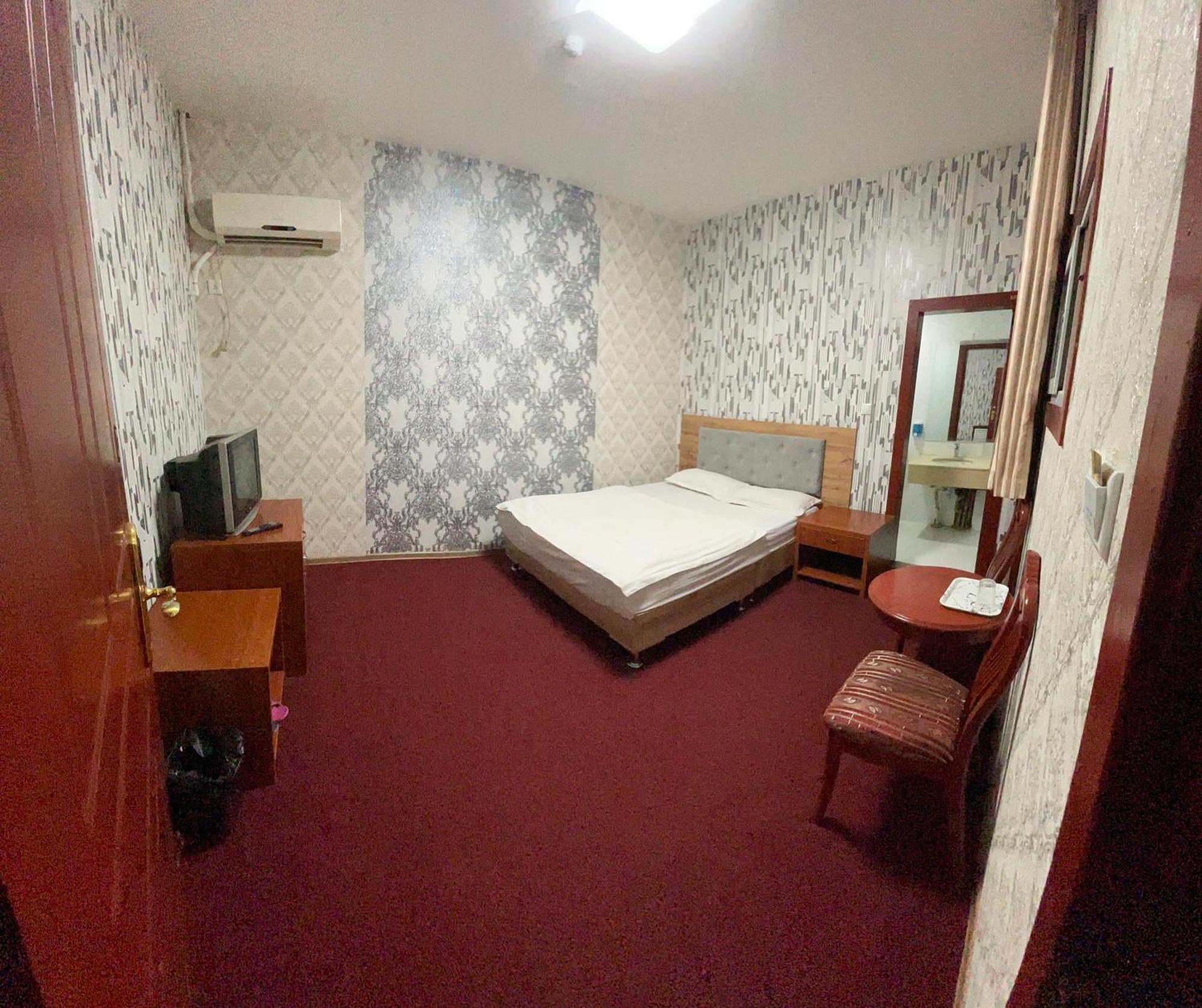Zolotoi Drakon Hotel Ałma Ata Zewnętrze zdjęcie