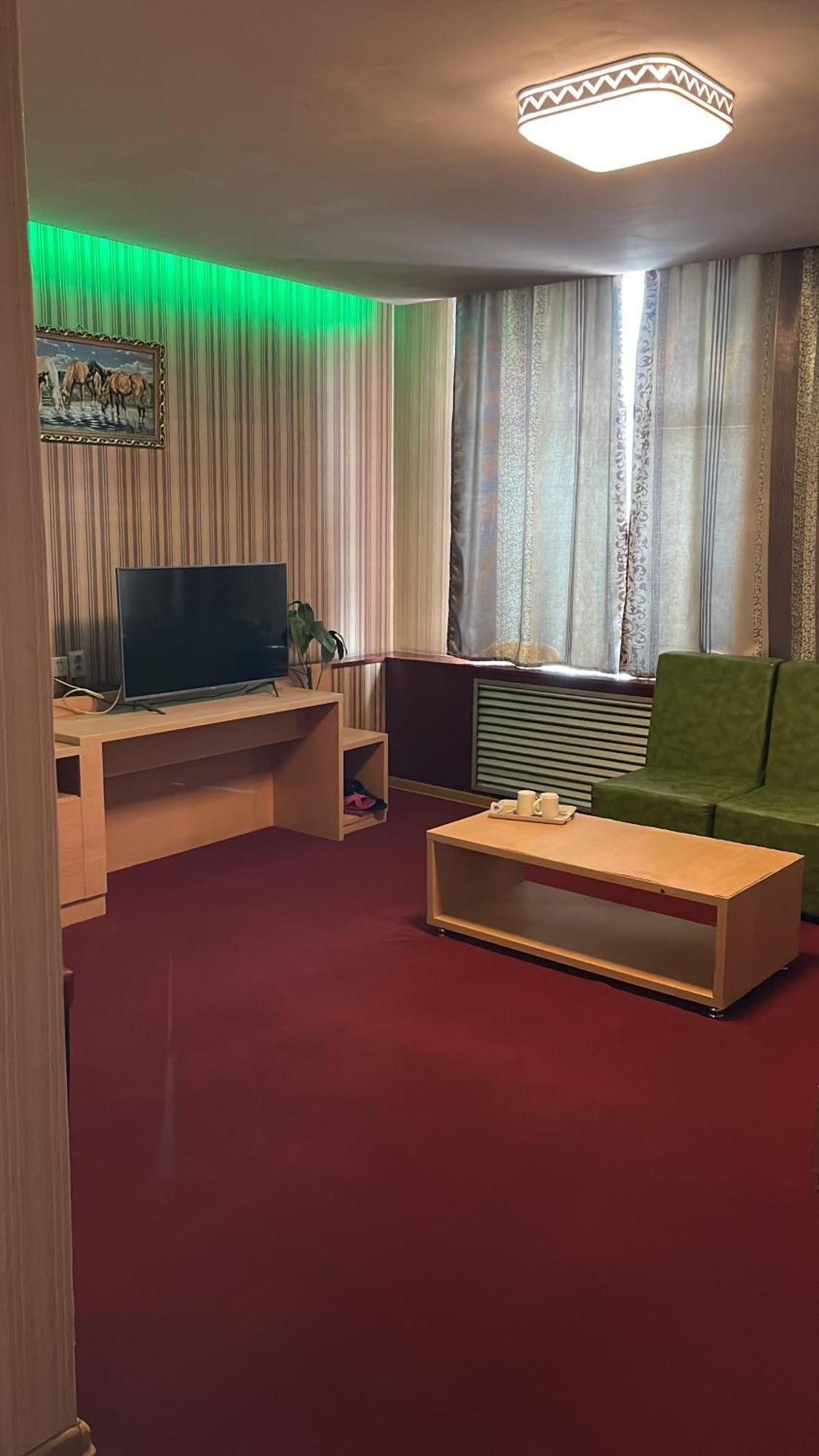 Zolotoi Drakon Hotel Ałma Ata Zewnętrze zdjęcie