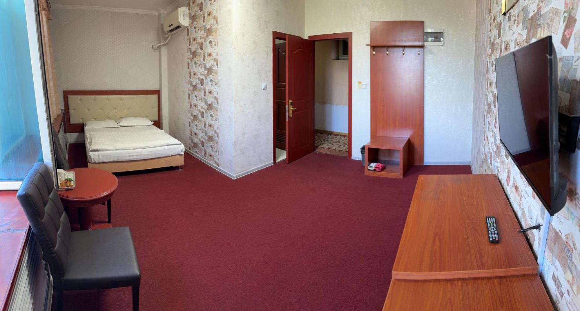 Zolotoi Drakon Hotel Ałma Ata Zewnętrze zdjęcie
