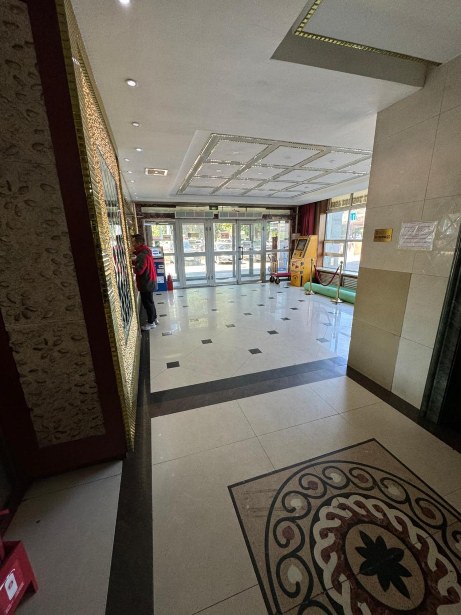 Zolotoi Drakon Hotel Ałma Ata Zewnętrze zdjęcie